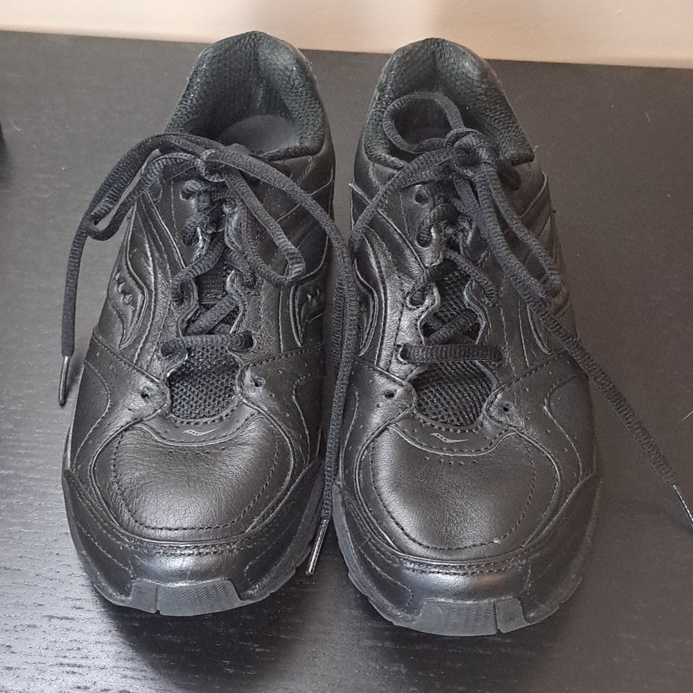 Women's Wide Saucony Grid Integrity T2 Walking Shoes Size 6 Width D